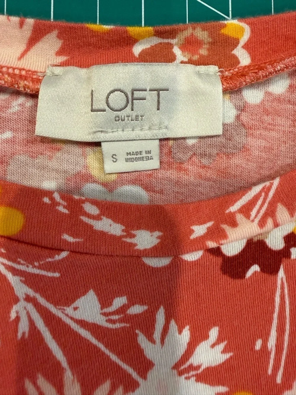 LOFT Floral Puff Sleeve Top Coral Blouse Summer Tee Size S